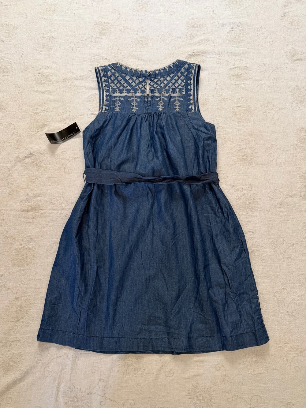 NWT Embroidered Dress - Picture 5 of 9